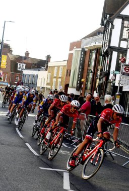 Londra 'dan Kingston' a Londra 'dan Surrey İngiltere' ye