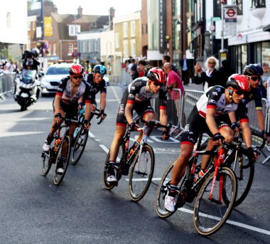 Londra 'dan Kingston' a Londra 'dan Surrey İngiltere' ye