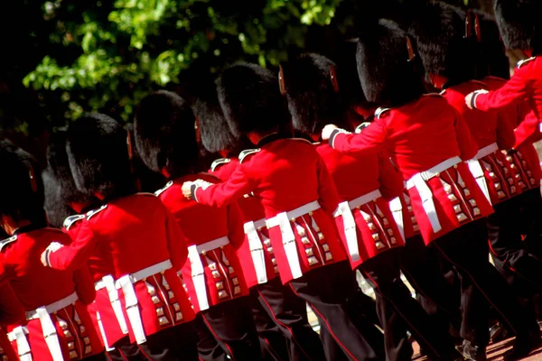 Marching Guardsmen Trooping Colour London England — 스톡 사진