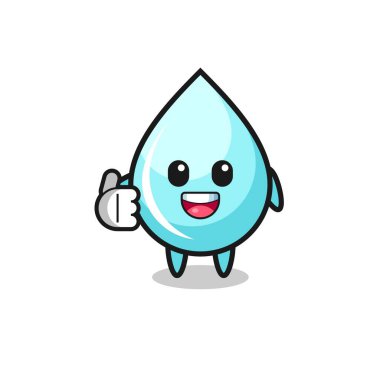 Su damlası maskotu başparmak hareketi yapıyor, şirin tasarım.