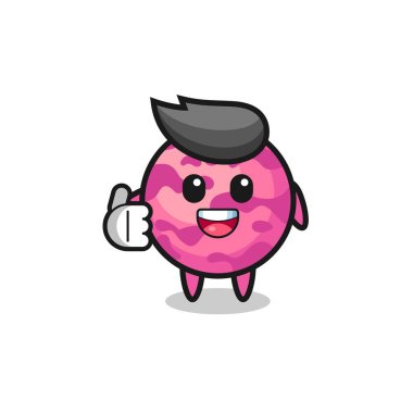 dondurma kepçesi maskotu başparmak hareketi yapıyor, şirin tasarım