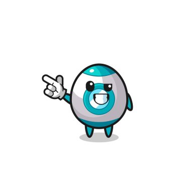 Roket maskotu sol üstte, şirin tasarım.