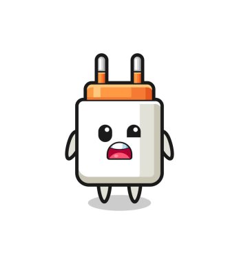 Sevimli güç adaptörü maskotunun şok olmuş yüzü, şirin tasarım.