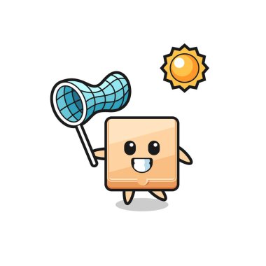 Pizza kutusu maskotu illüstrasyonu kelebeği yakalıyor, şirin tasarım.