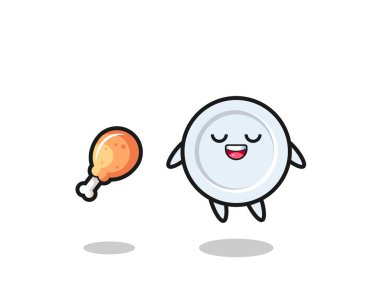 Şirin tabak yüzüyor ve kızarmış tavuk yüzünden baştan çıkarılıyor, şirin tasarım.