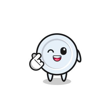 Tabak karakteri Korece parmak kalbi yapıyor, şirin tasarım.