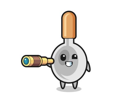 Sevimli yemek kaşığı karakteri eski bir teleskop tutuyor, şirin bir tasarım.