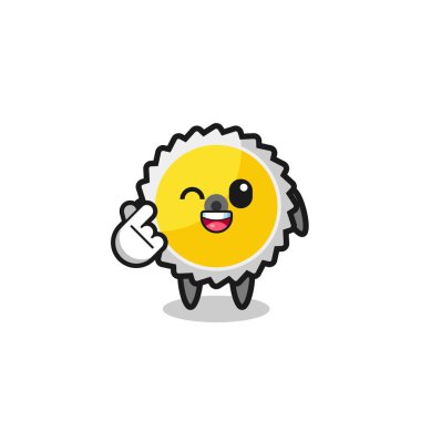 Saw Blade karakteri Korece parmak kalbi yapıyor, şirin tasarım.