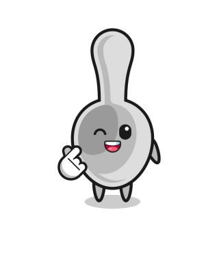 kaşık karakteri Korece parmak kalbi yapıyor, şirin tasarım.