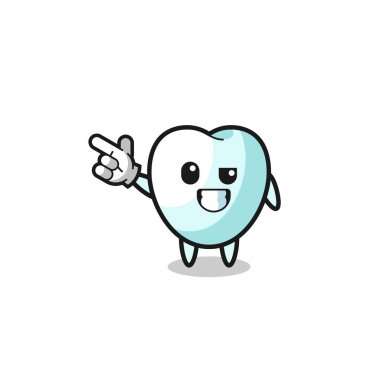 Diş maskotu sol üst tarafı işaret ediyor, şirin tasarım.