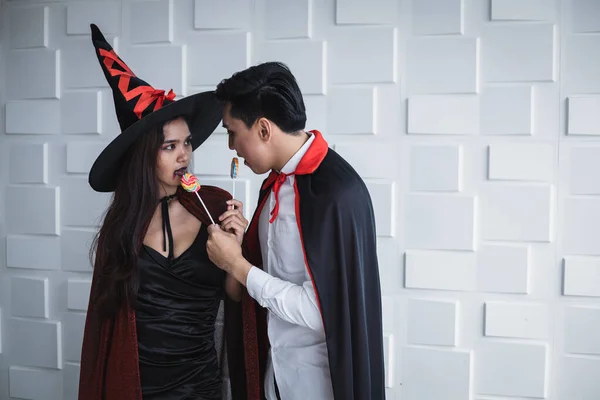 Young Asian Woman Costume Witch Asian Man Costume Dracula Hold — Stock Photo, Image