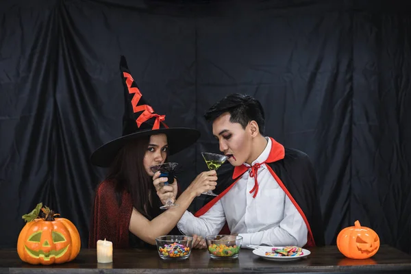 Young Asian Couple Costume Witch Dracula Celebrate Halloween Party Clink — Stockfoto