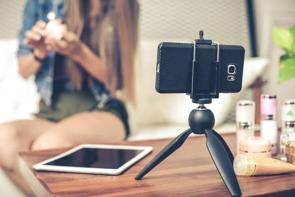 Blogger Caucasian Woman Review Product Talking Camera Live Recording Video — Fotografia de Stock