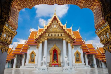 Wat Benchamabophit, Dusit Wanaram Tayland 'da Bangkok' ta bulunan bir mermer tapınaktır. Wat Benchamabophit, Tayland 'da önemli bir turizm beldesi. Tayland 'da bir dönüm noktası.