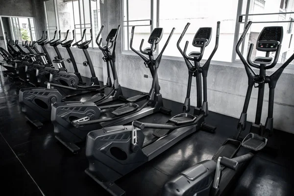 Máquina Cardio Ginásio Com Equipamento Fitness Moderno Para Eventos Fitness — Fotografia de Stock