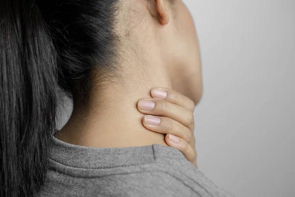 Vrouw Met Pijn Haar Nek Concept Vrouw Die Lijdt Aan — Stockfoto