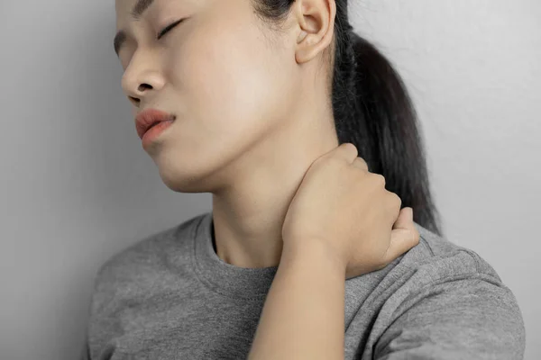 Mujer Con Dolor Cuello Concepto Mujer Que Sufre Dolor Cuello — Foto de Stock