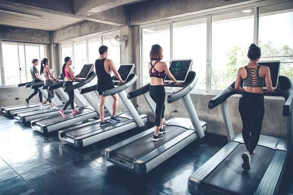 Group Athletes Running Electric Treadmills Modern Gym People Jogging Treadmills — Fotografia de Stock