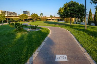 Bisikletçiler için yol tabelası, bisiklet yolu, bisiklet yolu.