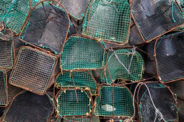 Asturias İspanya 'da tuzaklarla balık avlamak, ahtapot ve kabuklu deniz hayvanı yakalamak