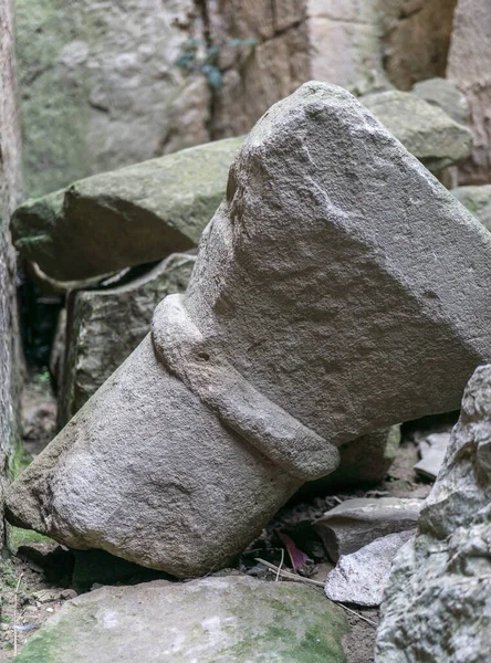 A középkori oszlop egy részének lefejezése — Stock Fotó