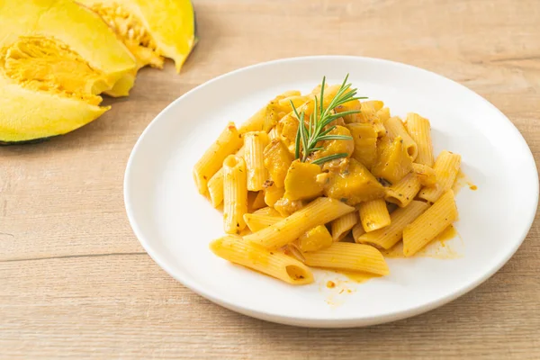 kabaklı makarna alfredo sosu - vejetaryen ve vejetaryen yemek tarzı