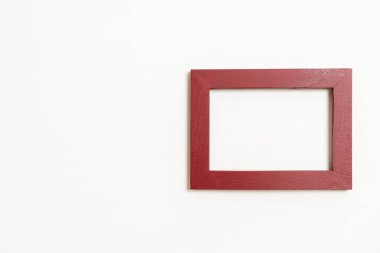 boş resim çerçevesi beyaz duvar arkaplanında kopyalama alanı ile