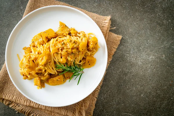 Pumpkin Spaghetti Pasta Alfredo Sauce Vegan Vegetarian Food Style — Stock Photo, Image