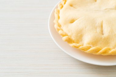 Lezzetli Toddy avuç içi turtaları beyaz tabakta