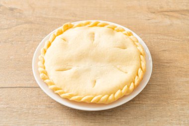 Lezzetli Toddy avuç içi turtaları beyaz tabakta