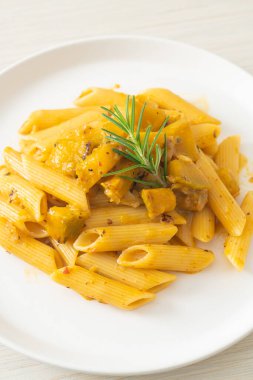 kabaklı makarna alfredo sosu - vejetaryen ve vejetaryen yemek tarzı