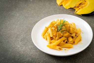 kabaklı makarna alfredo sosu - vejetaryen ve vejetaryen yemek tarzı