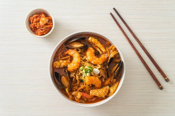 Jjamppong Sopa Macarrão Frutos Mar Coreano Estilo Comida Coreano — Fotografia de Stock