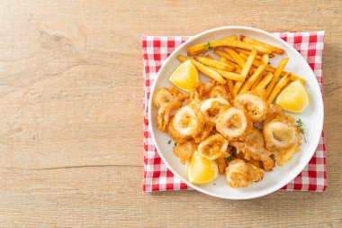 Kalamar - kızarmış kalamar ya da patates kızartmalı ahtapot.