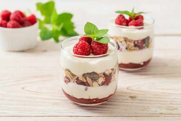 Frambuesa Fresca Yogur Con Granola Estilo Comida Saludable — Foto de Stock