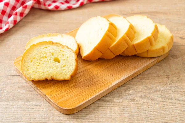 Сладкий Картофельный Хлеб Нарезанный Деревянной Доске — стоковое фото