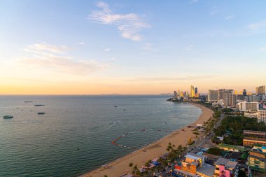 Pattaya Chonburi Tayland - 8 Kasım 2021: Pattaya şehrinin güzel manzarası ve şehir manzarası Tayland 'da popülerdir..