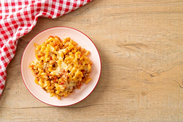 Zelfgebakken Macaroni Bolognese Met Kaas Italiaanse Keuken — Stockfoto