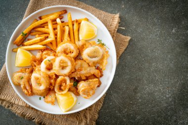 Kalamar - kızarmış kalamar ya da patates kızartmalı ahtapot.