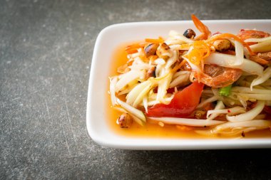 Som Tum - Baharatlı papaya salatası - Tayland yemeği tarzı
