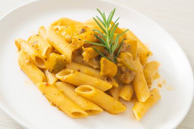 kabaklı makarna alfredo sosu - vejetaryen ve vejetaryen yemek tarzı