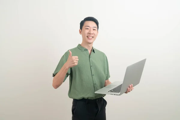 Retrato Joven Asiático Hombre Usando Portátil Mano —  Fotos de Stock