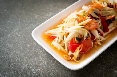 Som Tum - Baharatlı papaya salatası - Tayland yemeği tarzı