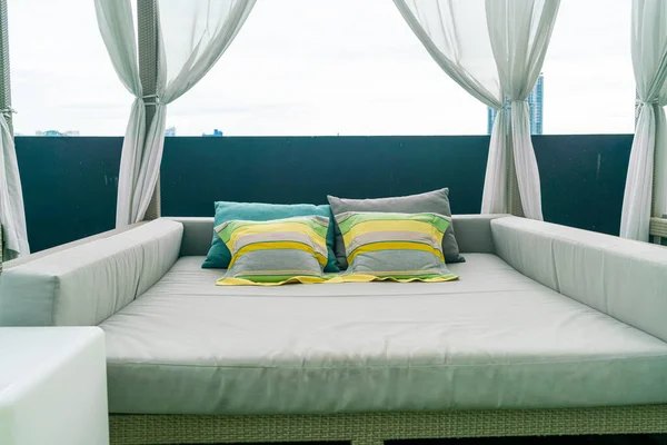Confortável Travesseiros Decoração Arco Para Relaxar — Fotografia de Stock