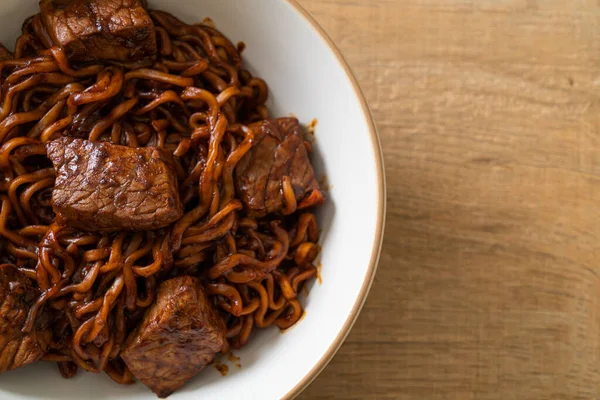 Jjapaguri ya da Chapaguri, Kore Kara Fasulye Baharatlı Erişte - Kore usulü