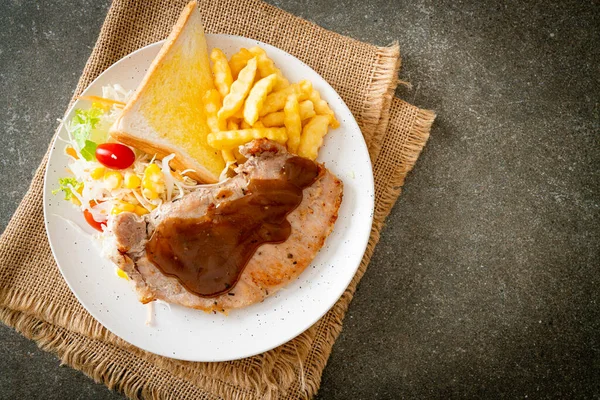 Filete Cerdo Con Salsa Salsa Pimientos Negros Mini Ensalada — Foto de Stock