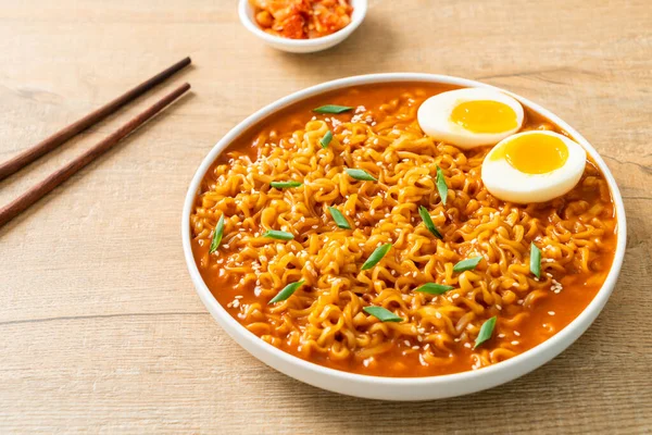 Ramyeon Tagliatelle Istantanee Coreane Con Uovo Stile Cibo Coreano — Foto Stock