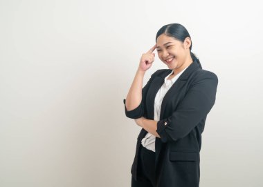 Beyaz arka planlı Asyalı kadın portresi