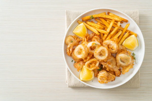Calamari Gebratener Tintenfisch Oder Tintenfisch Mit Pommes — Stockfoto