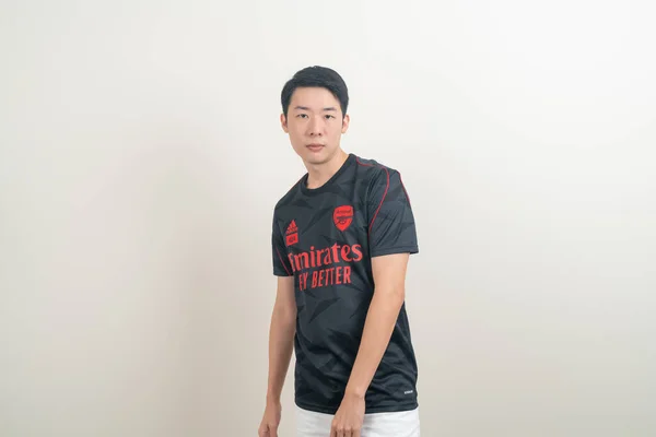 Bangkok Thailand November 2021 Pria Muda Asia Mengenakan Kaos Arsenal — Stok Foto